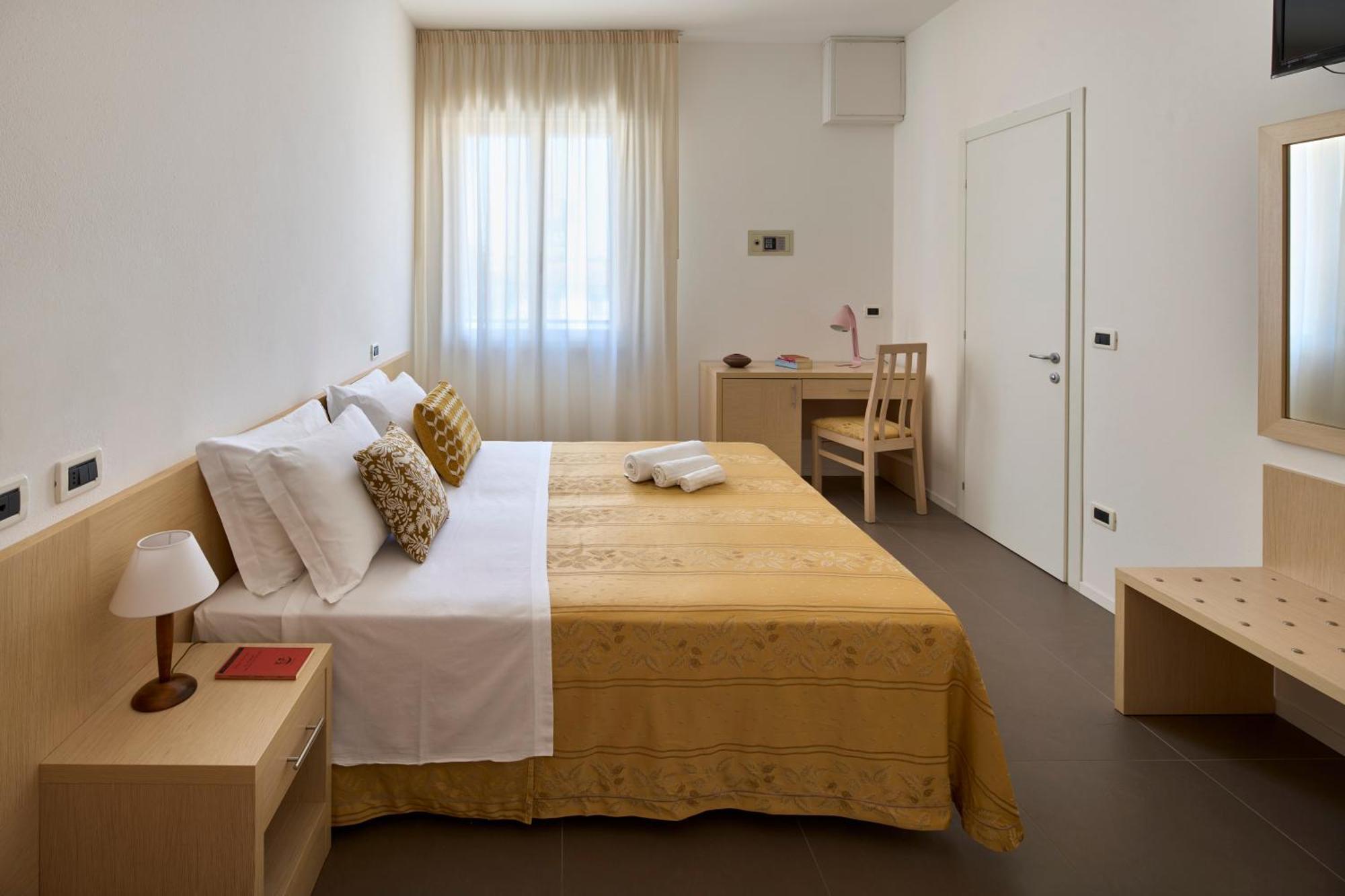 Hotel Dolores Cesenatico Kültér fotó